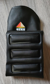 Чехол сиденья черный (Карбон)