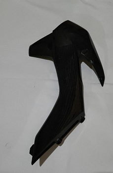 Пластик бака черный левый. CBS300